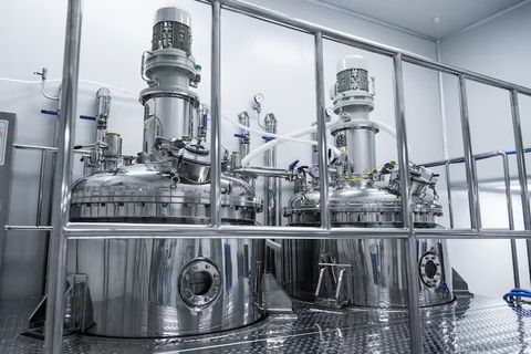 How to Choose the Right Chemical Mixing Equipment: Capacity, Material & Process Guide